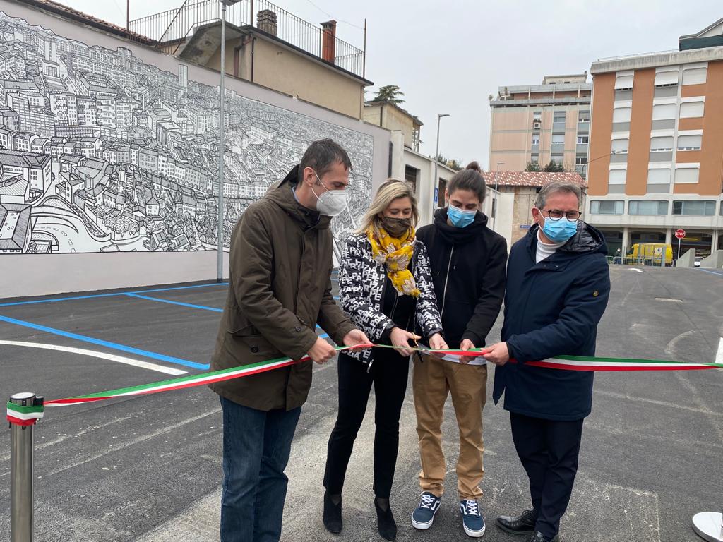 PORDENONE: APERTO PARK DANTE, CON 32 POSTI E IL GRANDE MURALES DEDICATO ALLA CITTA'